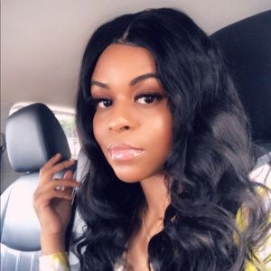 Meet your Posher, Alicia